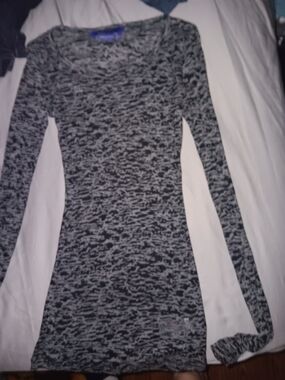 Miley Cyrus & Max Azria Black and Gray Marled Long Sleeve Tee